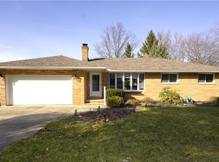 409 E Ridgewood Dr, Seven Hills, OH 44131