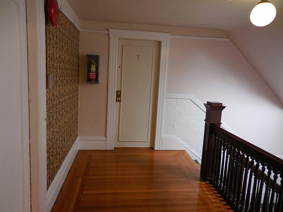 2nd image of 1458 Page St APT 8