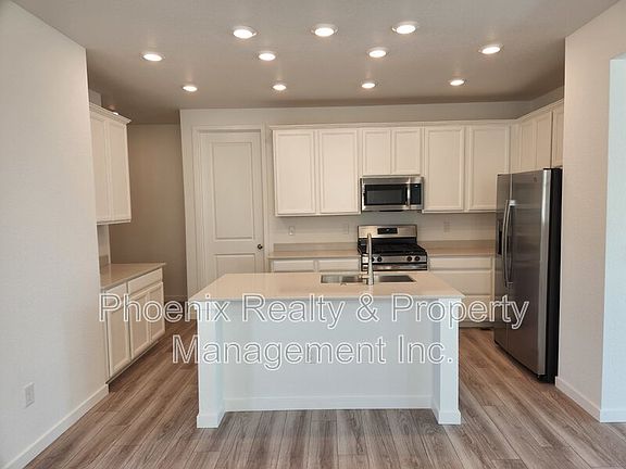 4th image of 630 Greenville Aly