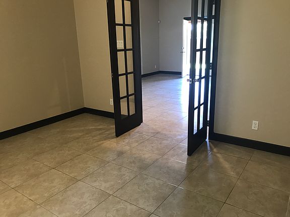3rd image of 5100 W Sycamore Ave