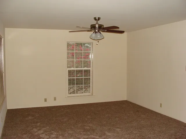 404 Neches St #G — Photo 10