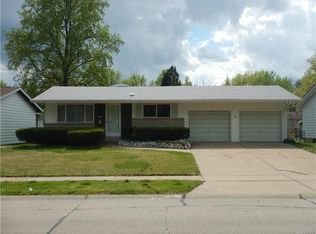 566 Haventree Dr, Hazelwood, MO 63042