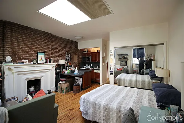Rented by City Connections Realty | media 19