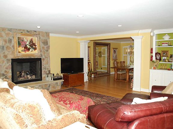 4th image of 5031 Prestwick Dr