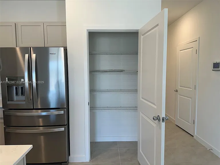 822 SW 11th Ter — Photo 12