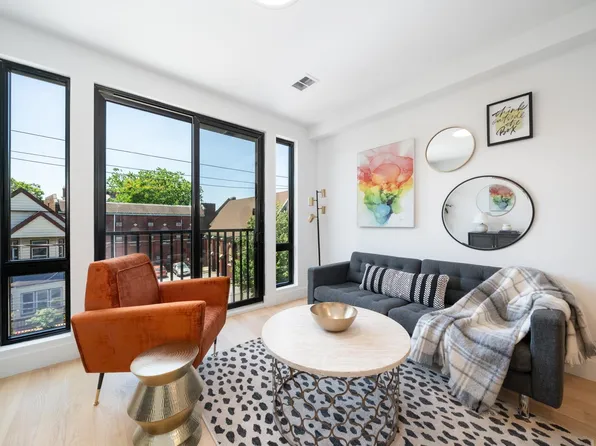 10 Brinkerhoff Street image 2 of 19