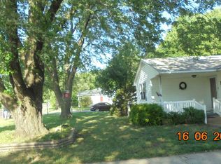 1821 Casement Rd, Manhattan, KS 66502