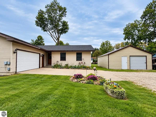 405 Pine St, Luther, MI 49656