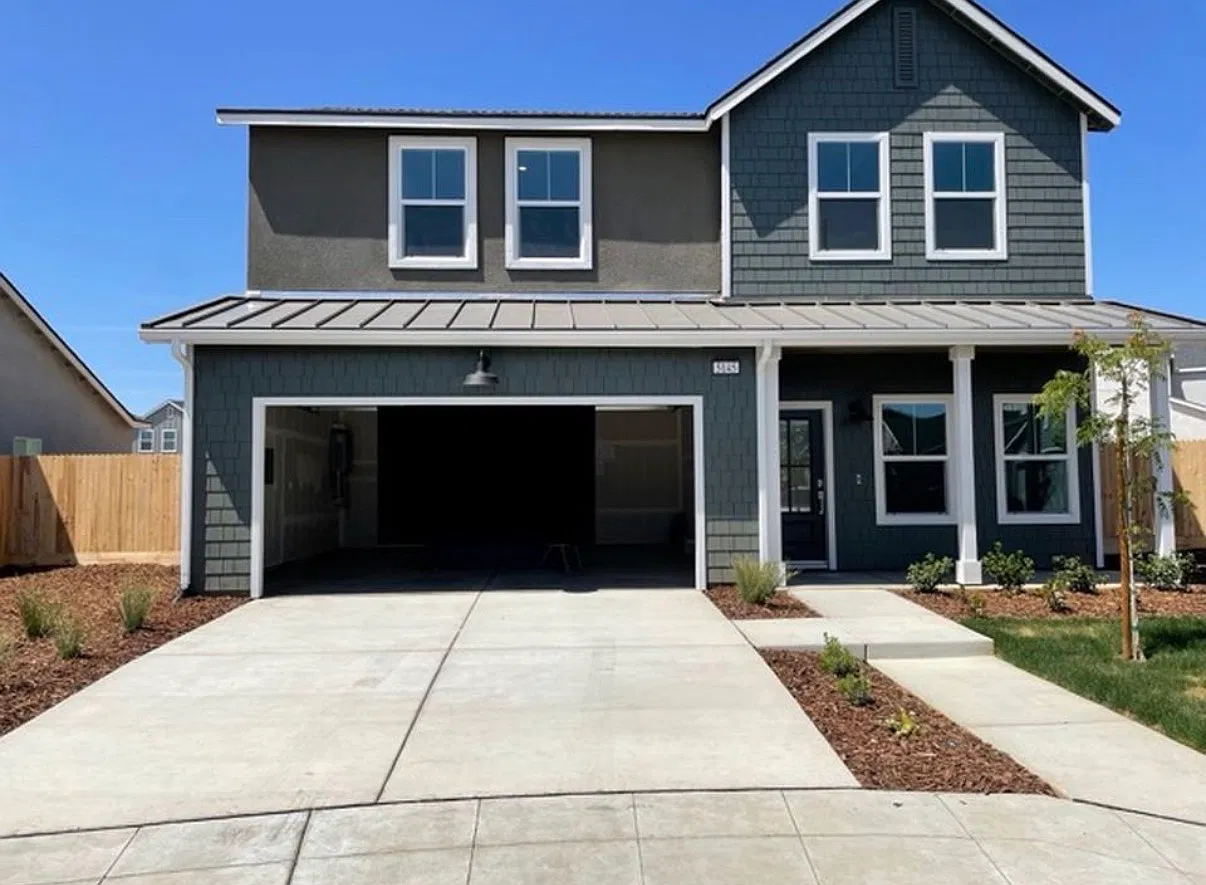 4 bed, 2086 sqft, $2,800 — Photo 1
