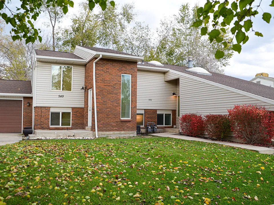 549 E Delno Cir #549