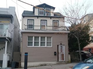 378 Saint Marks Pl, Staten Island, NY 10301