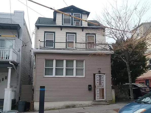 378 Saint Marks Pl, Staten Island, NY 10301