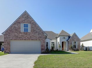 116 Carriage Lakes Dr, Youngsville, LA 70592
