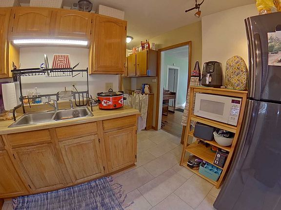 2nd image of 408 Laramie St #1