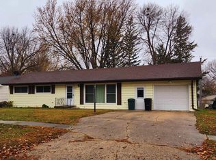 241 N 6th Ave, Sheldon, IA 51201