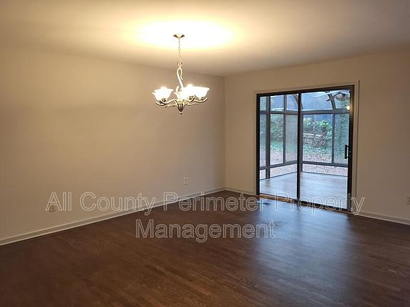 4th image of 2571 Rocky Springs Dr
