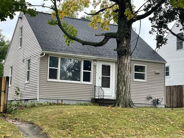 2107 Hamilton St SW, Cedar Rapids, IA 52404