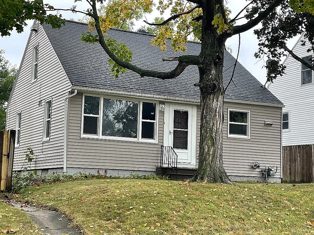 2107 Hamilton St SW photo 1