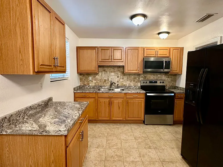 5351 Royce Ave — Photo 22