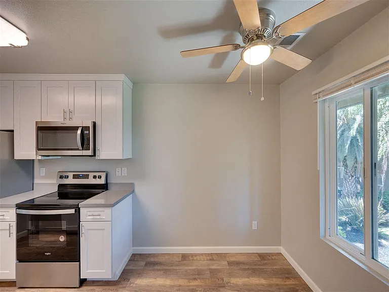 Villa Palms Apartment Homes — Photo 8