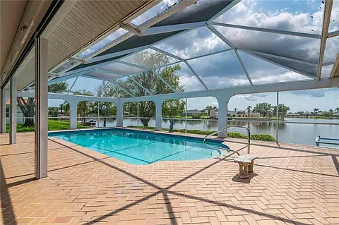 12789 SW Kings Row Photo 1