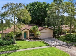 134 Park Rd N, Royal Palm Beach, FL 33411