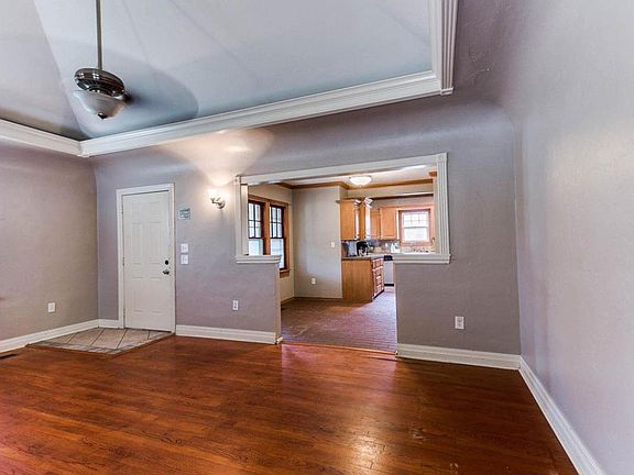 5th image of 2544 W Park Pl