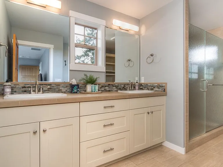 Upstairs bathroom