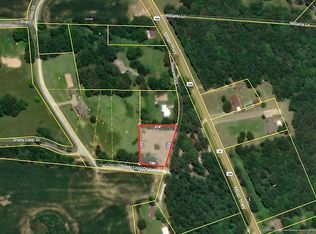 8 Wilkerson Ln, Trenton, TN 38382