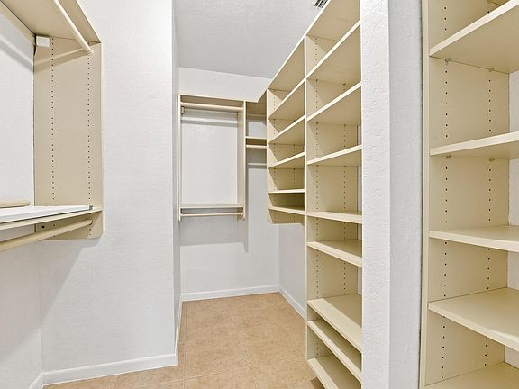 4th image of 2267 NW 37th Avenue