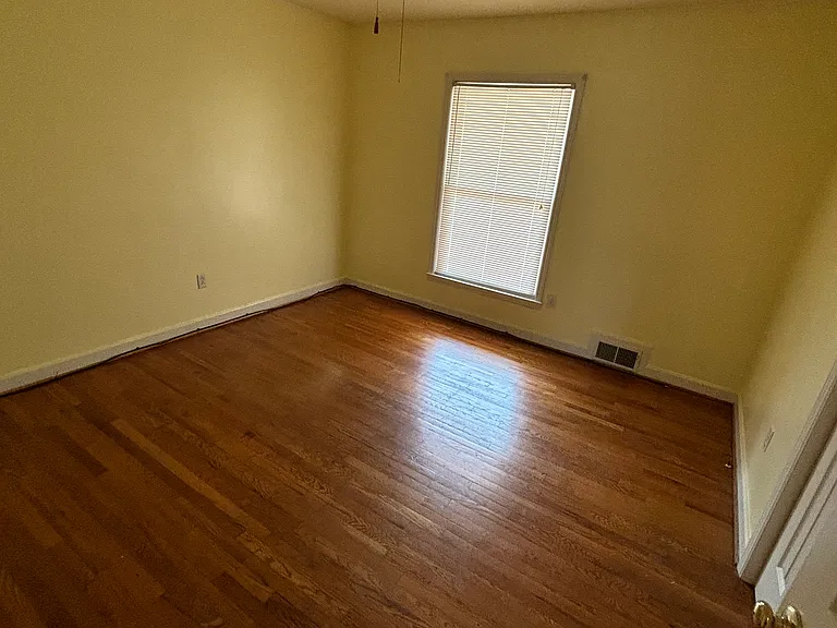 300 Asbury Dr — Photo 12
