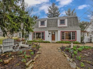 27180 Edgecliff Dr, Euclid, OH