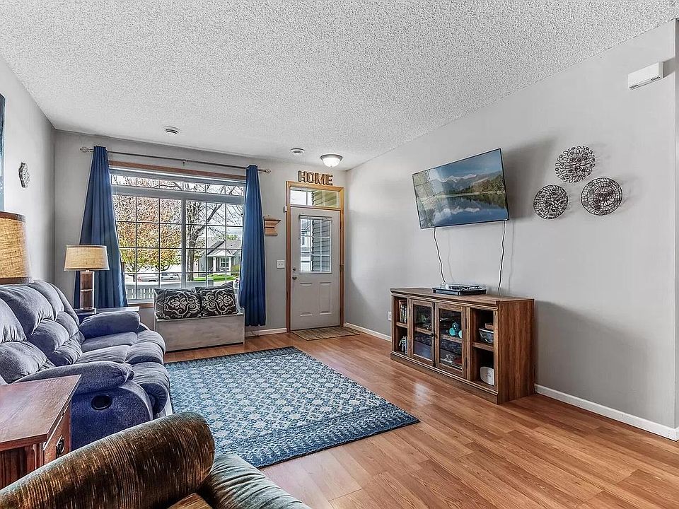 Entrance/Living room