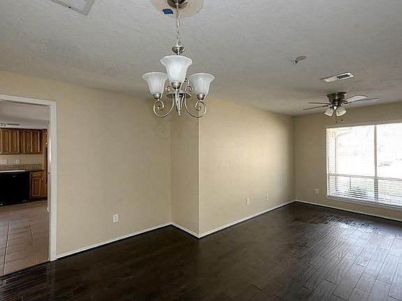 3rd image of 3218 Brookdale Dr