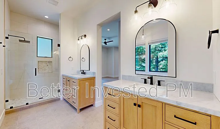 1900 Lyon Ct — Photo 5