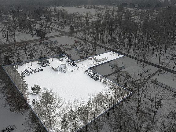 3rd image of 4725 Nash Ave