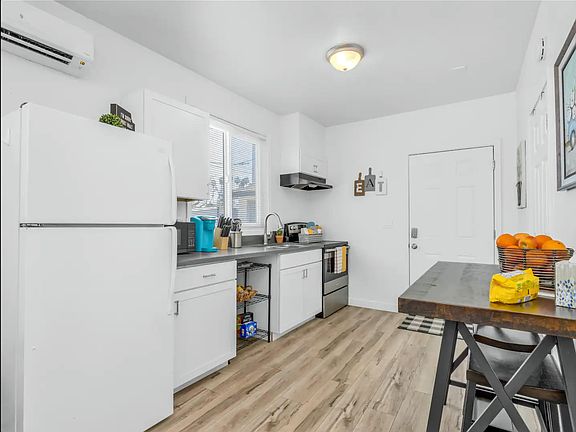 4th image of 1165 Woodworth Ave #C