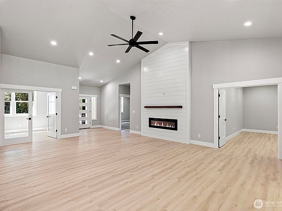 5th image of 821 174th Avenue NW
