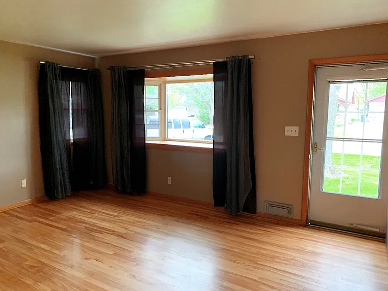 Living room (vacant)