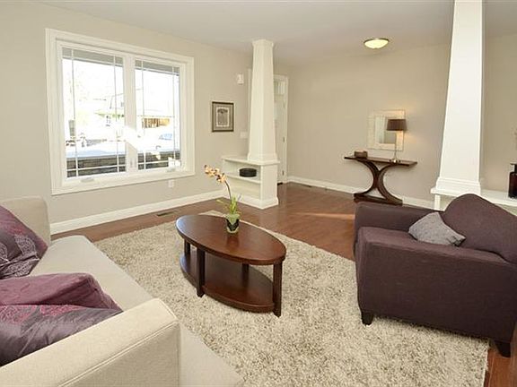 3rd image of 7312 English Garden Ln