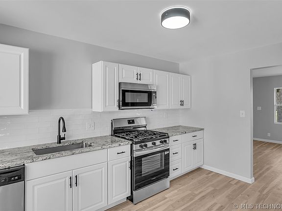 2nd image of 3215 E Virgin St