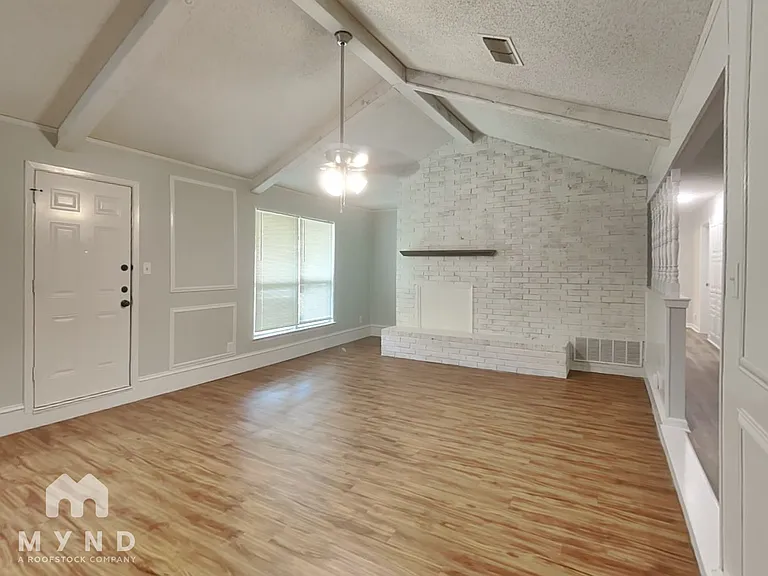 3305 Heritage Ln — Photo 9