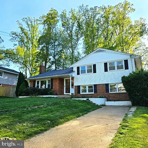 7433 Grace St Photo 1