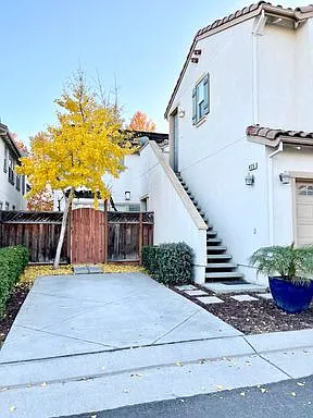 435 W Saint Francis Ave
