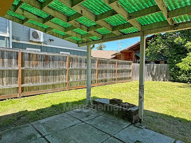2353 NW Fillmore Ave — Photo 19