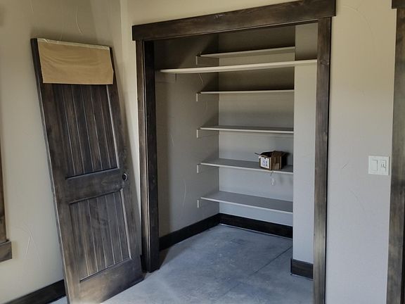 4th image of 901 County Rd 514