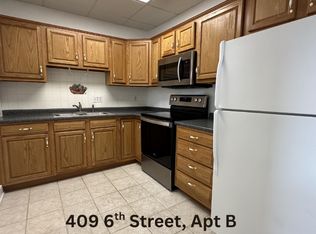 409 6th St #B, Columbus, IN 47201