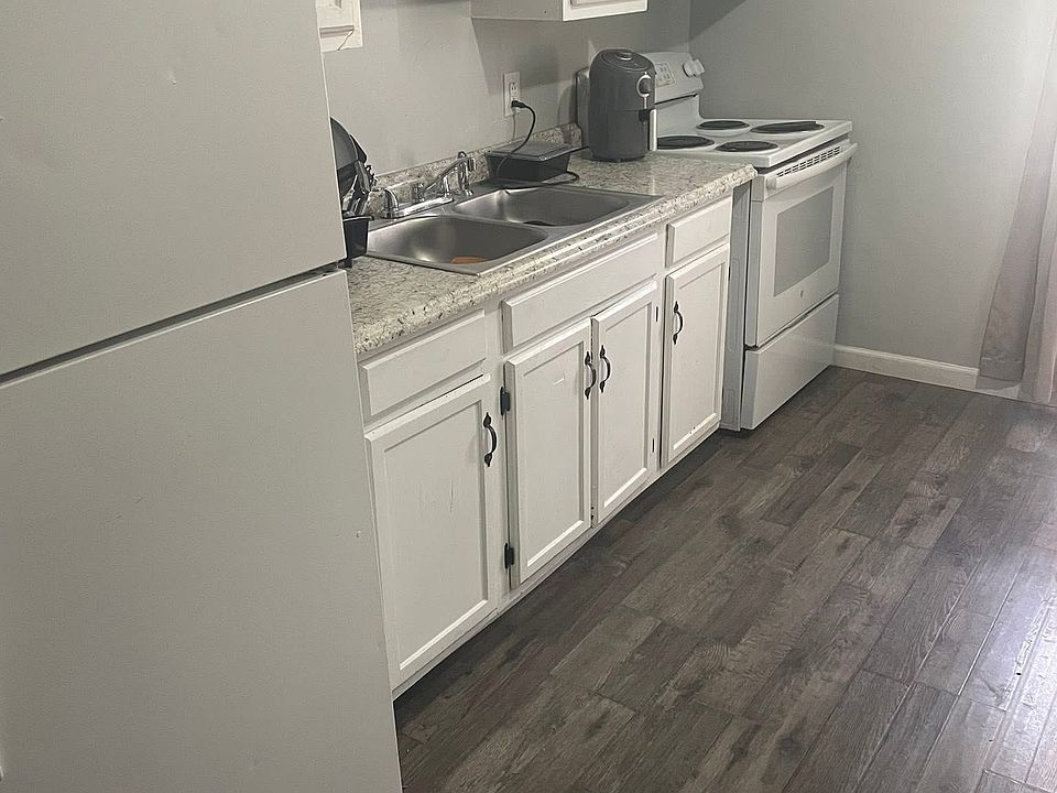1st image of 202 Crotty St #2