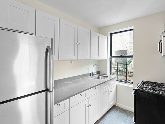 3rd image of 304 W 151st St APT 12