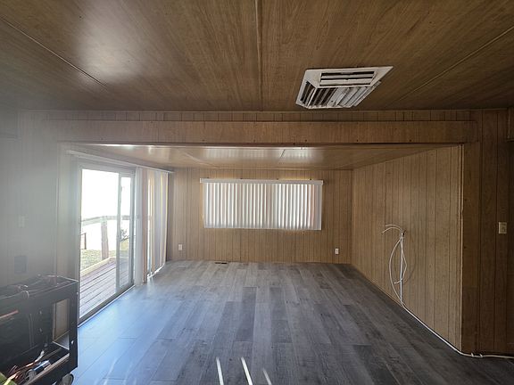 2nd image of 501 S Mistletoe Ave Space 6